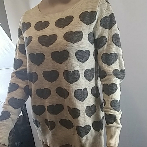 MOSSIMO Heart Sweater - Picture 7 of 7